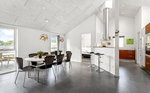 Elektra - 1.2Km from the Sea: Tag, Hus, Hjem, Sommerhus, Dør, Sidespor, Dæk, Veranda, Planke, Hårdttræ