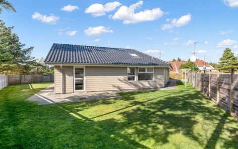 Elektra - 1.2Km from the Sea: Tag, Hus, Hjem, Sommerhus, Dør, Sidespor, Dæk, Veranda, Planke, Hårdttræ