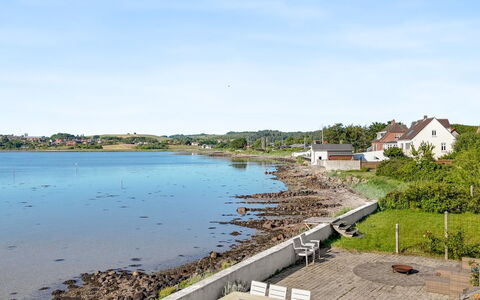 Thermund - 5M from the Sea: Træ, Hjem, Veranda, Dæk, Hårdttræ, Tag, Bejdse, Trægulve, Eco Hotel