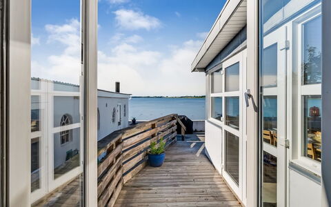 Thermund - 5M from the Sea: Træ, Hjem, Veranda, Dæk, Hårdttræ, Tag, Bejdse, Trægulve, Eco Hotel