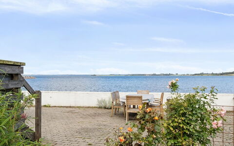 Thermund - 5M from the Sea: Træ, Hjem, Veranda, Dæk, Hårdttræ, Tag, Bejdse, Trægulve, Eco Hotel