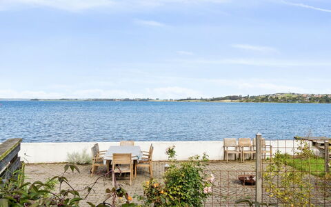 Thermund - 5M from the Sea: Træ, Hjem, Veranda, Dæk, Hårdttræ, Tag, Bejdse, Trægulve, Eco Hotel