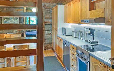 Kuusi-Ruka 6: Træ, Gulvbelægning, Loft, Indretning, Køkken, Countertop, Etage, Værelse, Cabinetry, Bejdse