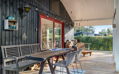 Heraldine - 400M from the Sea
