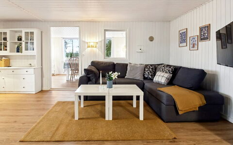 Knud - 2.5Km from the Sea: Tag, Hus, Hjem, Sommerhus, Dør, Sidespor, Dæk, Veranda, Planke, Hårdttræ