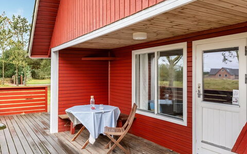 Knud - 2.5Km from the Sea: Tag, Hus, Hjem, Sommerhus, Dør, Sidespor, Dæk, Veranda, Planke, Hårdttræ