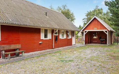 Knud - 2.5Km from the Sea: Tag, Hus, Hjem, Sommerhus, Dør, Sidespor, Dæk, Veranda, Planke, Hårdttræ