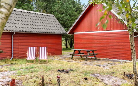 Knud - 2.5Km from the Sea: Tag, Hus, Hjem, Sommerhus, Dør, Sidespor, Dæk, Veranda, Planke, Hårdttræ