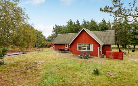 Knud - 2.5Km from the Sea: Tag, Hus, Hjem, Sommerhus, Dør, Sidespor, Dæk, Veranda, Planke, Hårdttræ