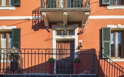 Orazio Liberty House,Lunigiana, Nature: Bygning, Vindue, Daytime, Ejendom, Plante, Azure, Træ, Infrastruktur, Orange, Dør