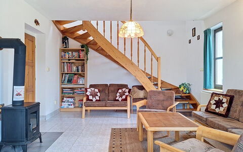 Green Valley Park Stárkov 7: Møbel, Gulvbelægning, Indretning, Etage, Væg, Træ, Loft, Værelse, Couch, Stue