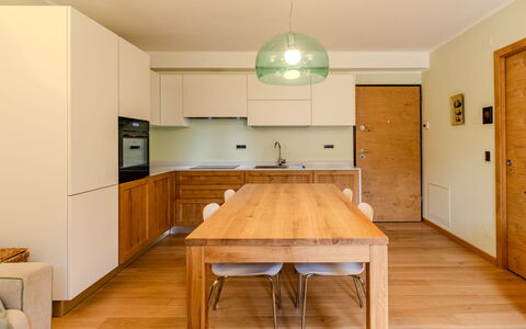 Val Genova: Møbel, Indretning, Countertop, Gulvbelægning, Cabinetry, Etage, Køkken, Træ, Loft, Lysarmatur