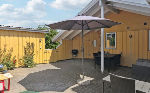 Halla - 250M from the Sea: Træ, Hjem, Tag, Skygge, Udendørs Møbler, Kompositmateriale, Bejdse, Dæk, Have, Sommerhus