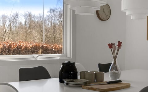 Diuri - 30Km from the Sea: Indretning, Loft, Lysarmatur, Værelse, Lampeskærm, Glas, Stueplante, Lysekrone, Lampe, Stue