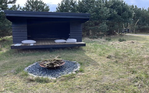 Jale - 900M from the Sea: Skur, Bjælkehytte, Garden Bygninger, Backyard