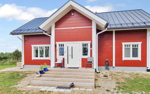 Maalaistalo Sipilä: Træ, Sidespor, Hus, Tag, Sommerhus, Hjem, Dør, Maling, Stuehus, Veranda