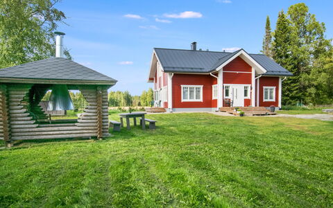 Maalaistalo Sipilä: Bygning, Græs, Hus, Tag, Hjem, Sommerhus, Arkitektur, Land Lot, Boligområde, Almindeligt