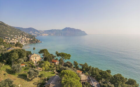 Breath-taking Portofino Promontory Seaview: Vand, Krop Af Vand, Bjergrige Landskabsformer, Kyst, Naturlige Landskab, Coastal Og Oceaniske Landskabsformer, Bjerg, Hav, Bakke, Landskab