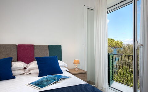 Apt Blu Mare Sorrento Coast: Blå, Bygning, Komfort, Azure, Textile, Træ, Skygge, Arkitektur, Indretning