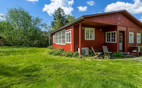 Aleta - 300M from the Sea: Møbel, Indretning, Lejlighed, Gulvbelægning, Etage, Bord, Stol, Værelse, Hjem, Køkken & Spisebord