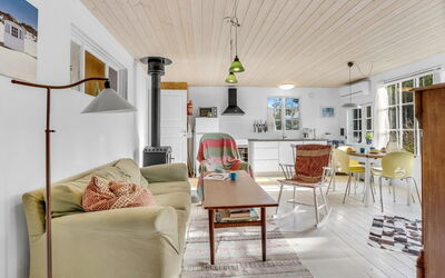 Aleta - 300M from the Sea