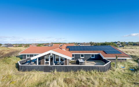 Jaana - 10M from the Sea: Træ, Hjem, Veranda, Dæk, Hårdttræ, Tag, Bejdse, Trægulve, Eco Hotel