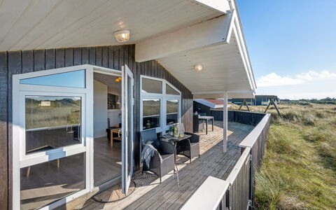 Jaana - 10M from the Sea: Træ, Hjem, Veranda, Dæk, Hårdttræ, Tag, Bejdse, Trægulve, Eco Hotel