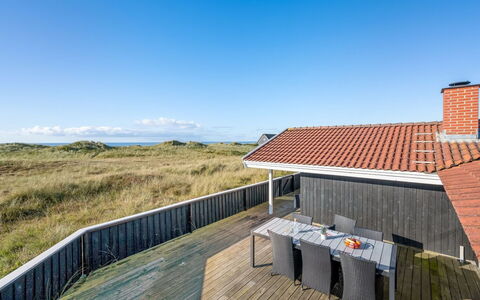 Jaana - 10M from the Sea: Træ, Hjem, Veranda, Dæk, Hårdttræ, Tag, Bejdse, Trægulve, Eco Hotel