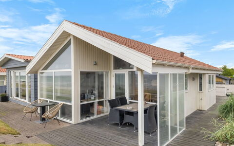 Aswith - 5M from the Sea