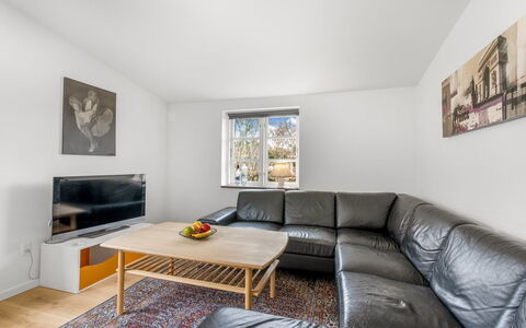 Agla - 2.5Km from the Sea: Couch, Møbel, Indretning, Træ, Gulvbelægning, Etage, Stue, Loft, Værelse, Lejlighed