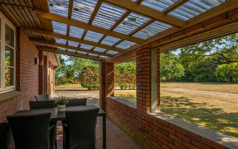 Agla - 2.5Km from the Sea: Træ, Loft, Skygge, Bejdse, Udendørs Struktur, Veranda, Hårdttræ, Bjælke, Have, Pergola