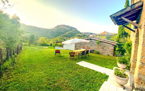 Dimora Bella Civita: Himmel, Plante, Naturlige Landskab, Naturligt Miljø, Land Lot, Træ, Urban Design, Græs, Almindeligt, Græs-