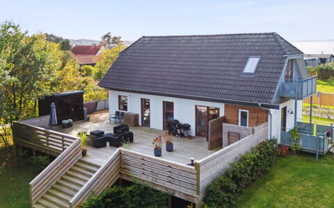 Elmeri - 200M from the Sea: Hus, Hjem, Tag, Sommerhus, Estate, Landscaping, Garden Bygninger, Sidespor, Stuehus