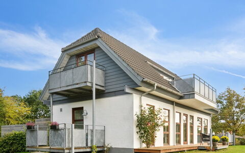 Elmeri - 200M from the Sea: Hus, Hjem, Tag, Sommerhus, Estate, Landscaping, Garden Bygninger, Sidespor, Stuehus