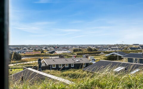 Odeta - 150M from the Sea: Møbel, Indretning, Gulvbelægning, Etage, Loft, Værelse, Stol, Bord, Lejlighed, Køkken & Spisebord