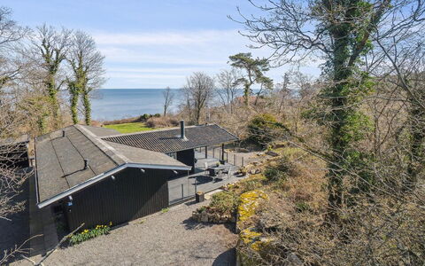 Caren - 75M from the Sea: Hus, Hjem, Tag, Sommerhus, Estate, Landscaping, Garden Bygninger, Sidespor, Stuehus