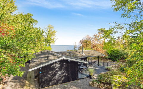 Caren - 75M from the Sea: Hus, Hjem, Tag, Sommerhus, Estate, Landscaping, Garden Bygninger, Sidespor, Stuehus
