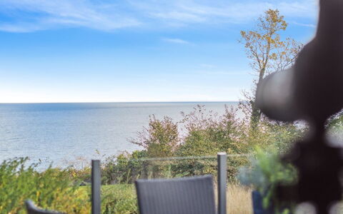 Caren - 75M from the Sea: Hus, Hjem, Tag, Sommerhus, Estate, Landscaping, Garden Bygninger, Sidespor, Stuehus
