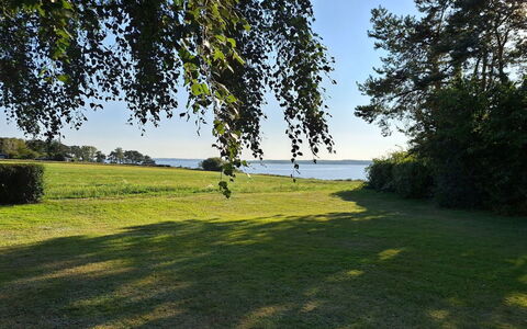 Salka - 200M to the Fjord: Møbel, Indretning, Gulvbelægning, Etage, Loft, Værelse, Stol, Bord, Lejlighed, Køkken & Spisebord