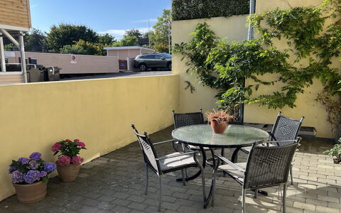 Franca - 75M from the Sea: Hus, Hjem, Tag, Sommerhus, Estate, Landscaping, Garden Bygninger, Sidespor, Stuehus