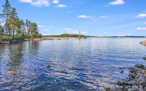Papula: Møbel, Indretning, Gulvbelægning, Etage, Bord, Loft, Køkken & Spisebord, Belysning, Stol, Hjem