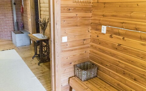 Papula: Møbel, Indretning, Gulvbelægning, Etage, Bord, Loft, Køkken & Spisebord, Belysning, Stol, Hjem