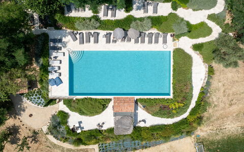 Melaiolo Modern Apartment With Pool, Montaione, To: Svømmepøl, Udendørs Møbler, Udvej, Fritid, Liggestol, Have, Eco Hotel, Thermae, Paraply, Skygge