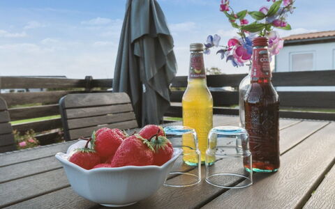 Veli - 300M from the Sea: Møbel, Indretning, Lejlighed, Gulvbelægning, Etage, Bord, Stol, Værelse, Hjem, Køkken & Spisebord