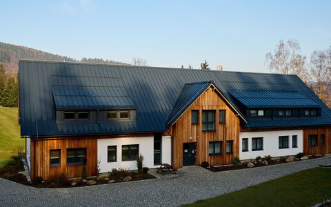 Markéta: Himmel, Plante, Vindue, Ejendom, Bygning, Hus, Træ, Arkitektur, Træ, Sommerhus