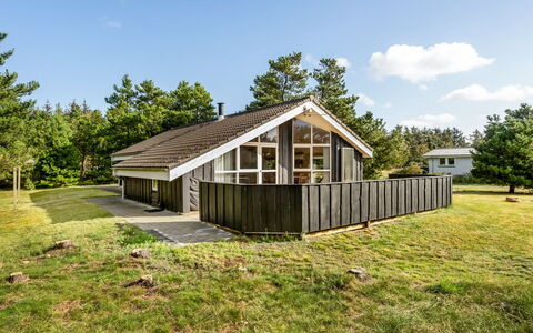 Skrollan - 200M to the Fjord: Tag, Hus, Hjem, Sommerhus, Dør, Sidespor, Dæk, Veranda, Planke, Hårdttræ