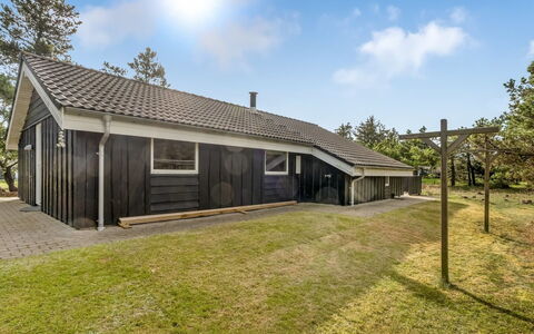 Skrollan - 200M to the Fjord: Tag, Hus, Hjem, Sommerhus, Dør, Sidespor, Dæk, Veranda, Planke, Hårdttræ