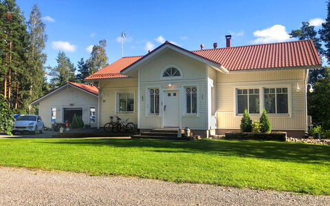 Tyttelsson: Træ, Sommerhus, Hjem, Bjælkehytte, Tømmer, Sidespor, Hårdttræ, Naturmateriale, Garden Bygninger, Hytte