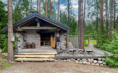 Tyttelsson: Træ, Sommerhus, Hjem, Bjælkehytte, Tømmer, Sidespor, Hårdttræ, Naturmateriale, Garden Bygninger, Hytte