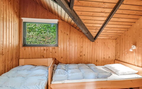 Amila - 30Km from the Sea: Blå, Svømmepøl, Møbel, Udendørs Møbler, Udvej, Stol, Skygge, Eco Hotel, Blomsterkrukke